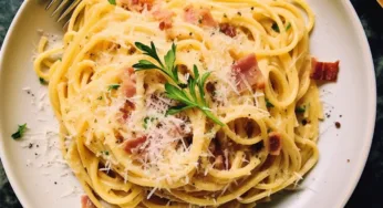 Espaguete à Carbonara: A Deliciosa Sinfonia de Sabores Italianos – Receita e 10 dicas para um Prato Perfeito