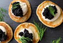 Caviar com Blinis e Crème Fraîche